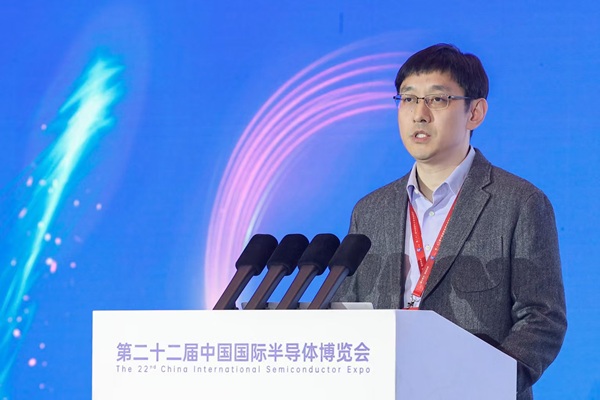 朱照远 小.jpg